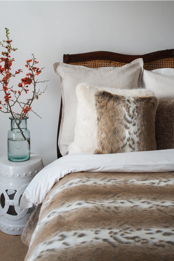 Plaid thriller en fausse fourrure gris foncé